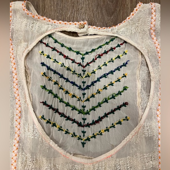 New Romantics Flower Bud Embroidered Tunic - Picture 9 of 11